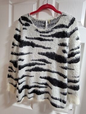 New with Tags- Fluffy NY Collection-size M